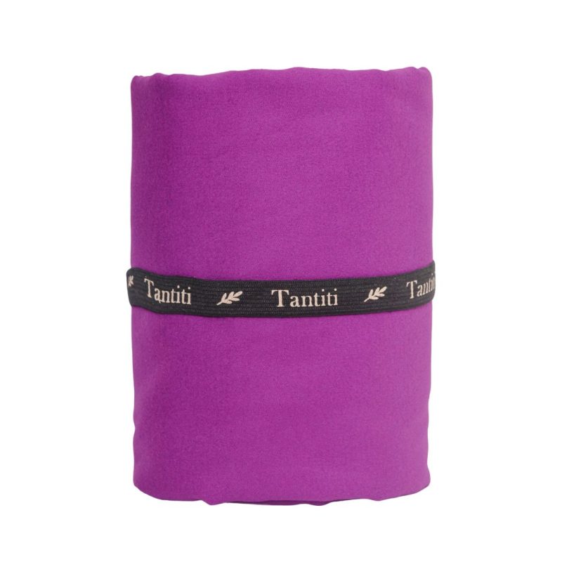 Toalla de microfibra morada, compacta, fácil de transportar y de secado rápido