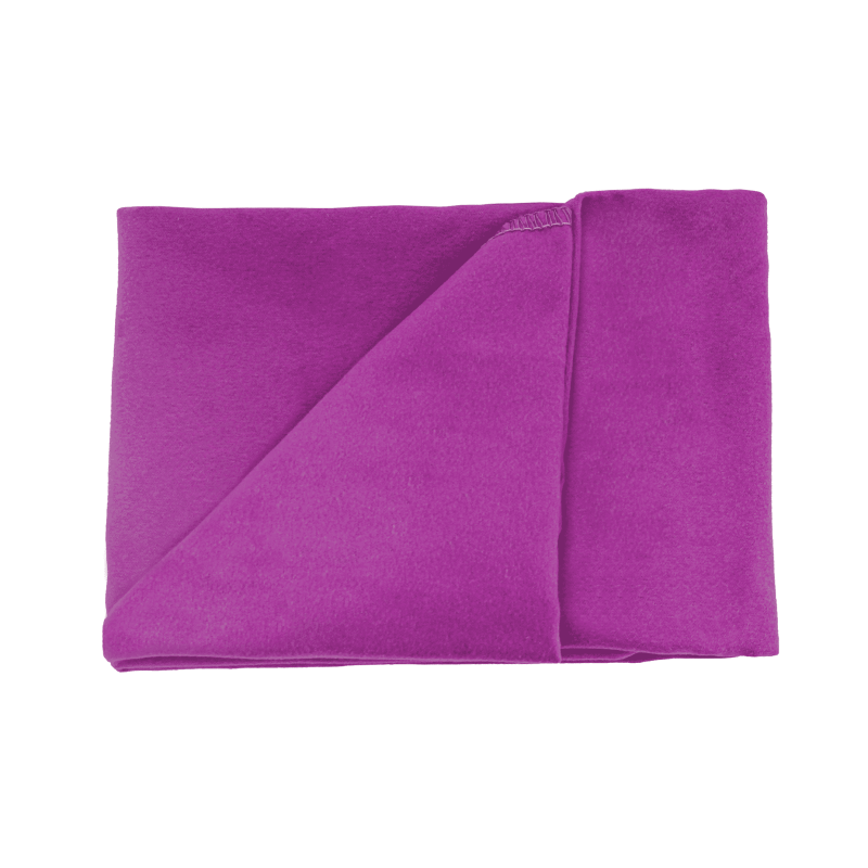 Toalla deportiva de microfibra morada, ideal para viajes y uso diario